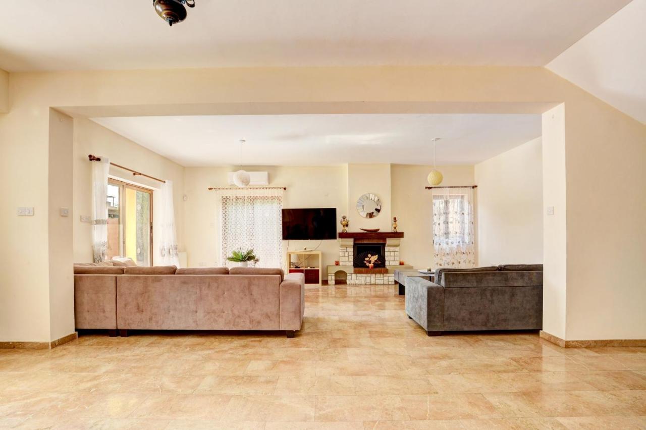 Villa Eva Ayia Napa Bagian luar foto